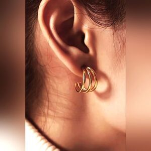 💛 Gold Triple Hoop Design Earrings NWT Chic Minimalist